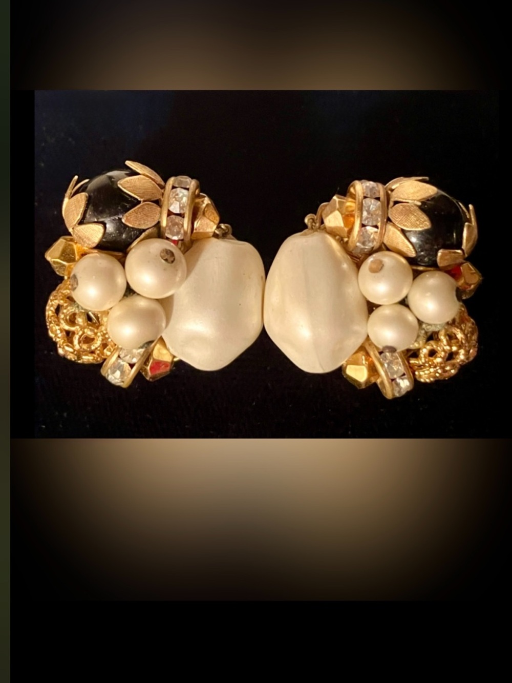 Vintage Gold and Cream Cluster Clip-On Earrings
